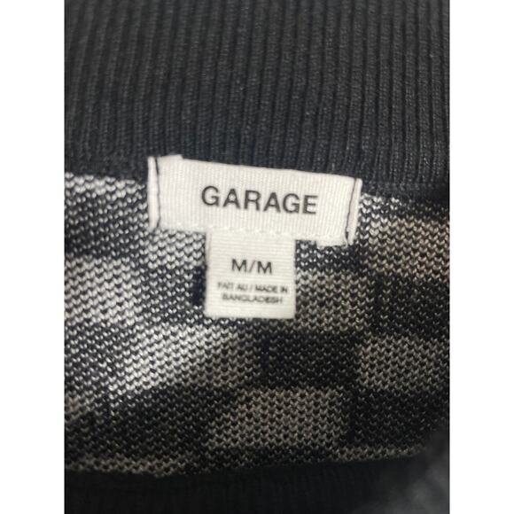 Garage Women’s Medium cropped Sweater black and white illusionist checkerboard - Picture 2 of 6